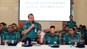 নিষিদ্ধ রাজনৈতিক দলের কার্যক্রম ও নাশকতার ব্যাপারে সর্বোচ্চ সতর্ক থাকতে হবে: ডিএমপি কমিশনার